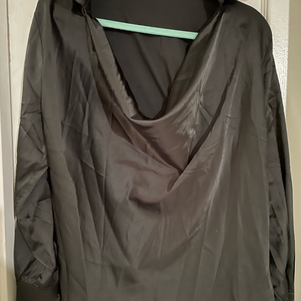 Drape neck blouse - Picture 4 of 7